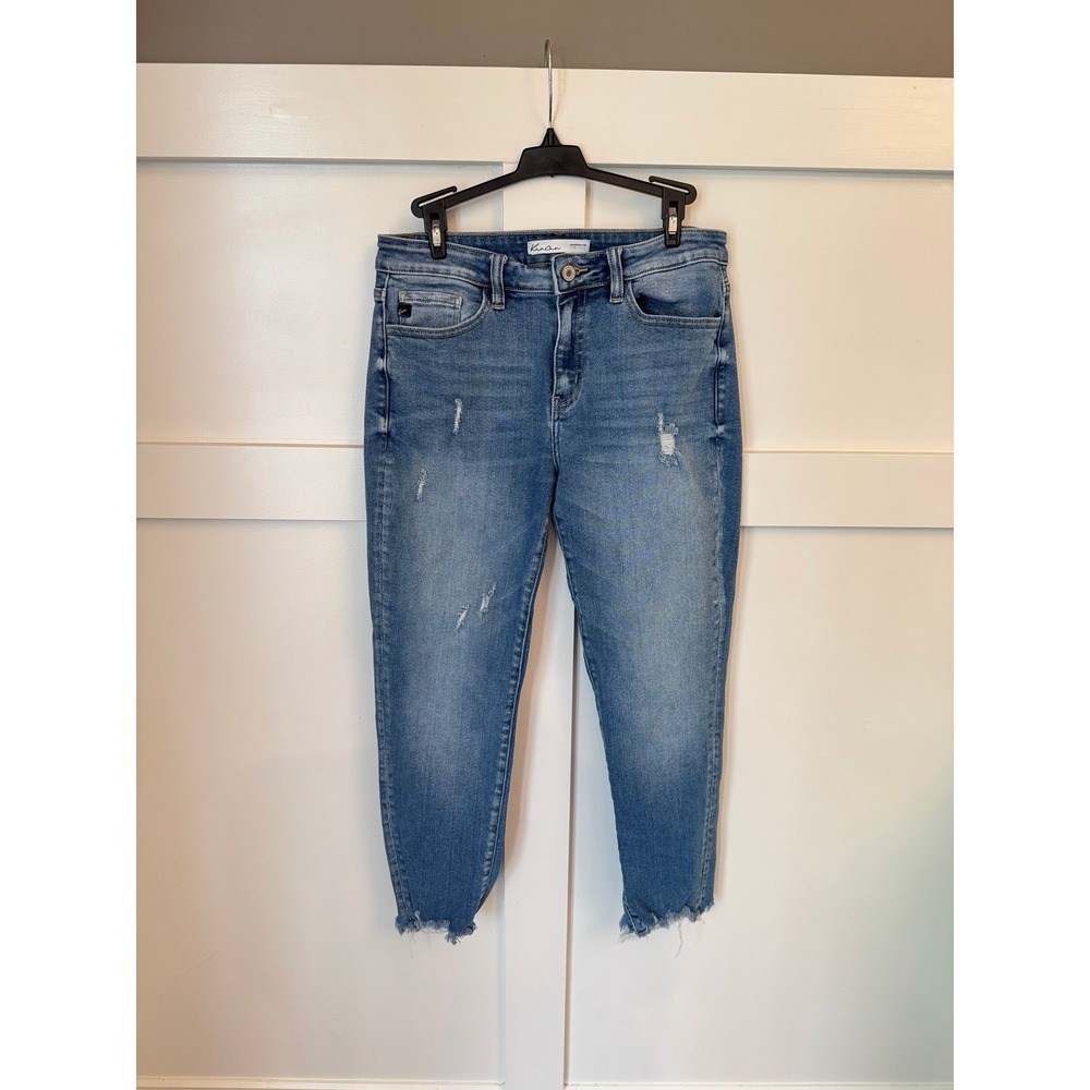 High Rise Kancan medium wash jeans size 27‎ EUC